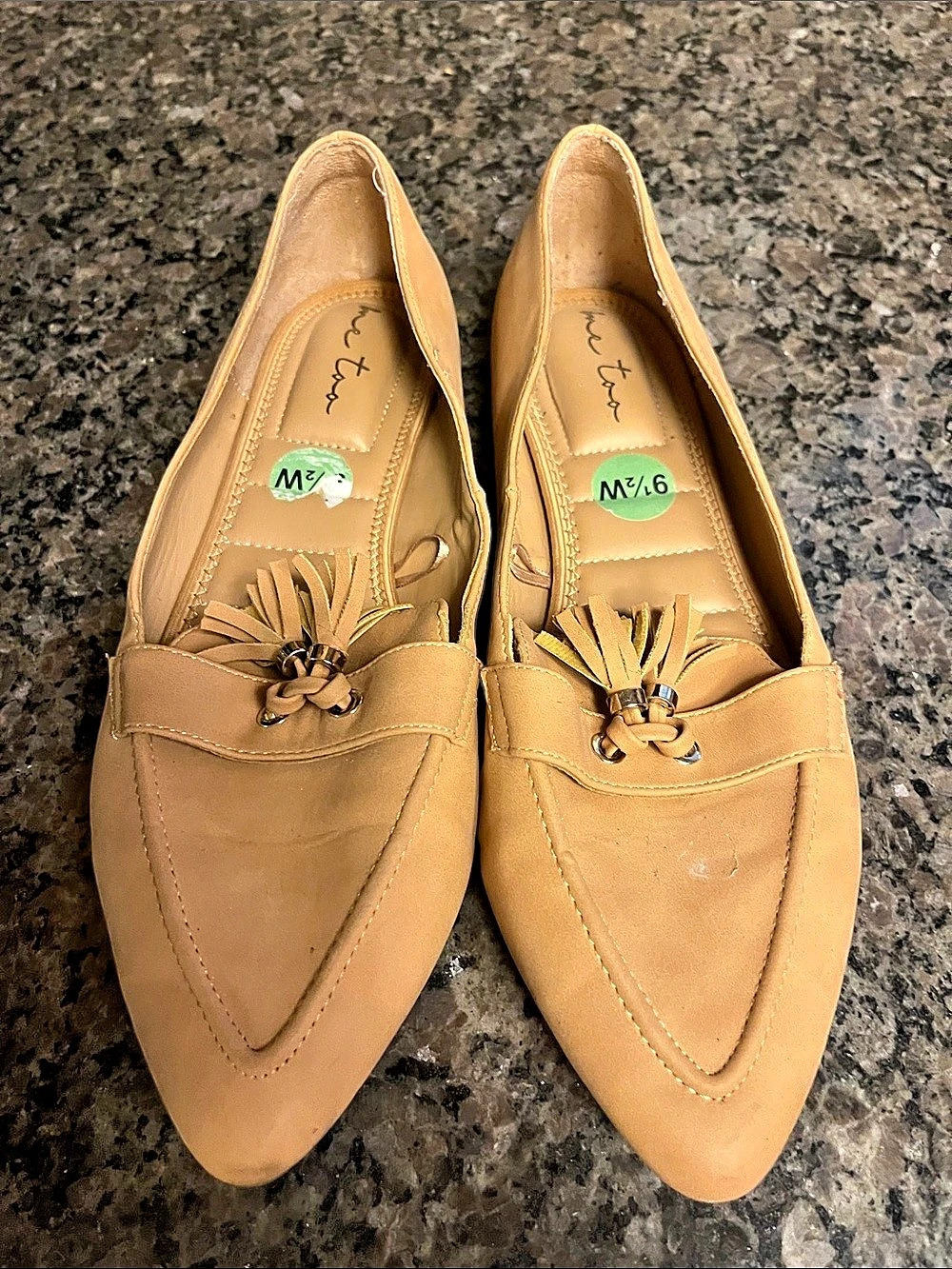 Me Too beige suede Pointed Toe Tassel Loafers 9.5 EUC